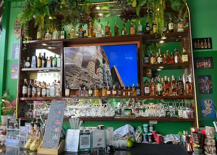 Hotel: Elephant Room